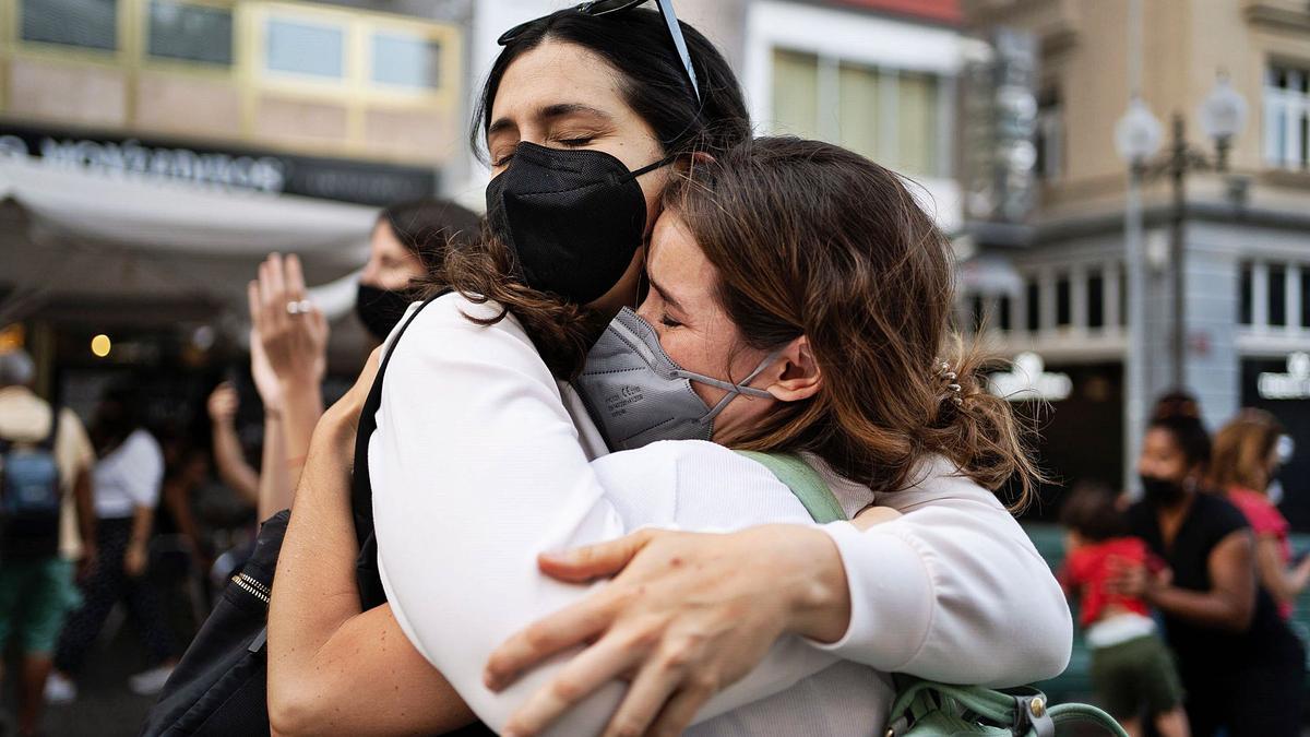 Acto de recuerdo a las pequeñas Olivia y Anna, así como de repulsa al cruel crimen machista.