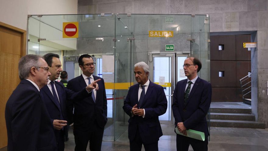 Los asturianos del Poder Judicial visitan Oviedo en la resaca de la huelga
