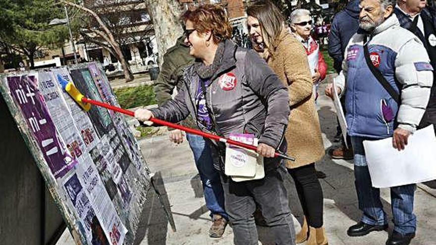 Pegada de carteles de UGT