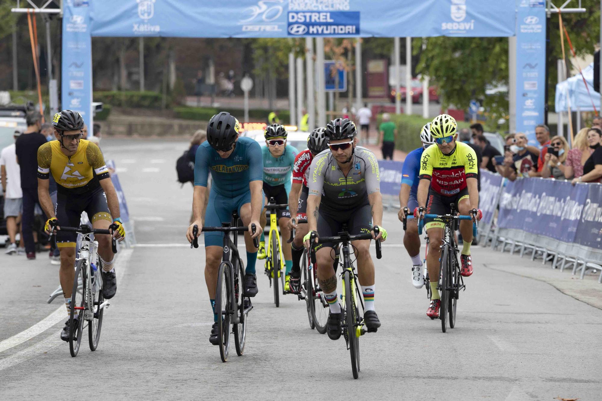 El paracycling se adueña de las calles de Xàtiva