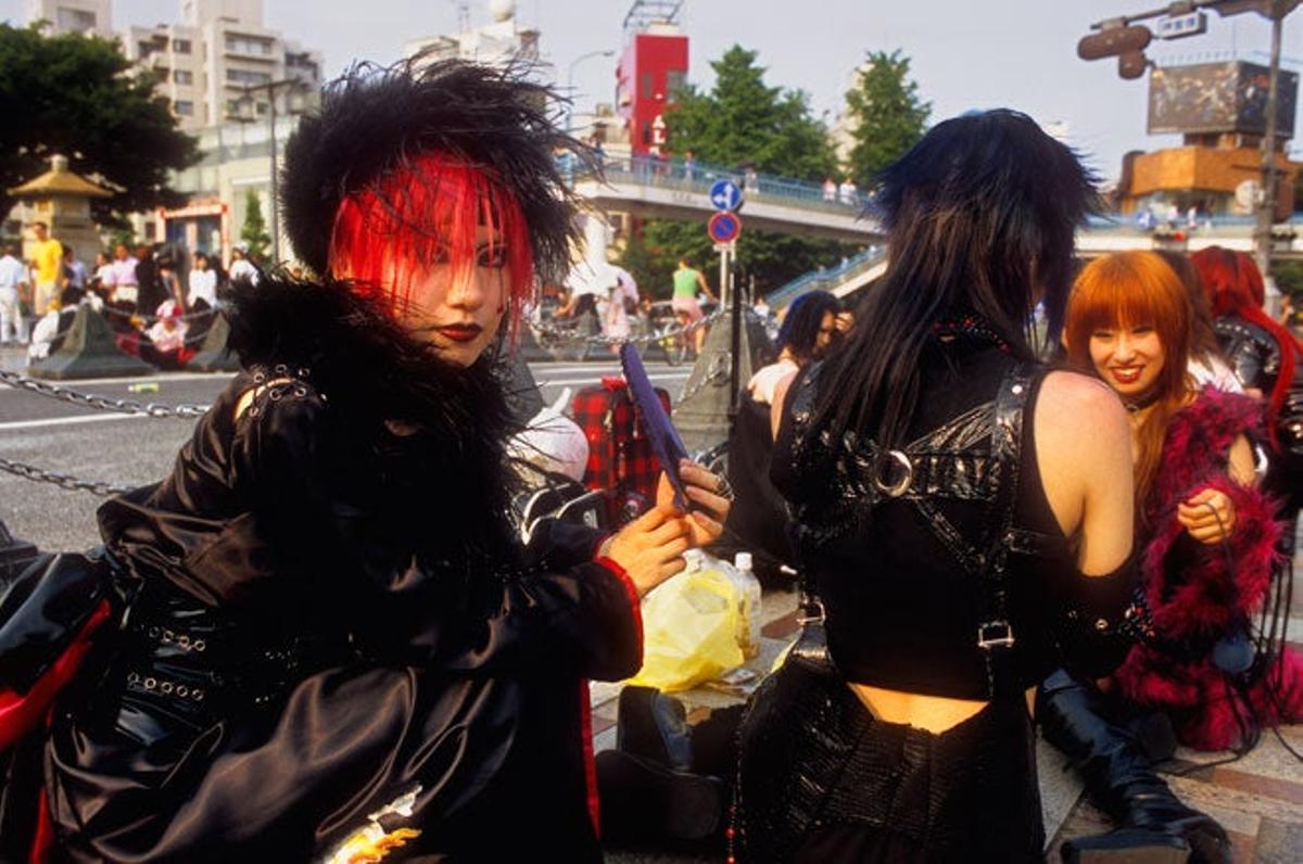Adolescentes en el barrio de Harajuku, el más extravagante de Tokio.