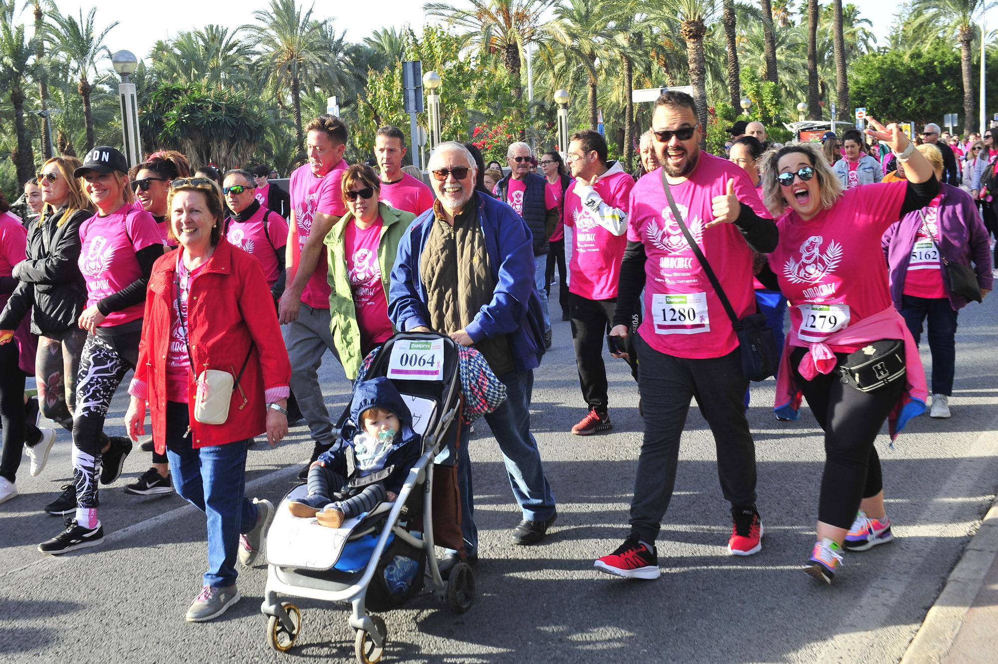 Más de 8.000 solidarios con el cáncer de mama en Elche