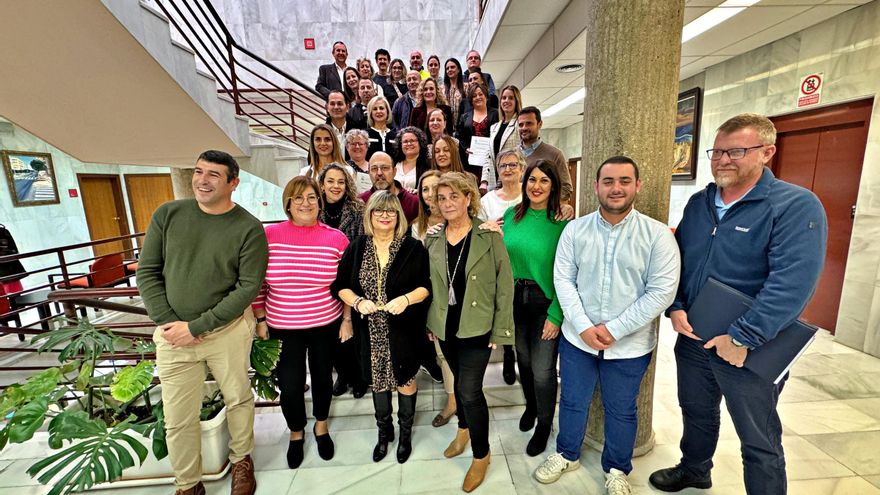 Santa Pola estabiliza el contrato de 18 de sus trabajadores municipales