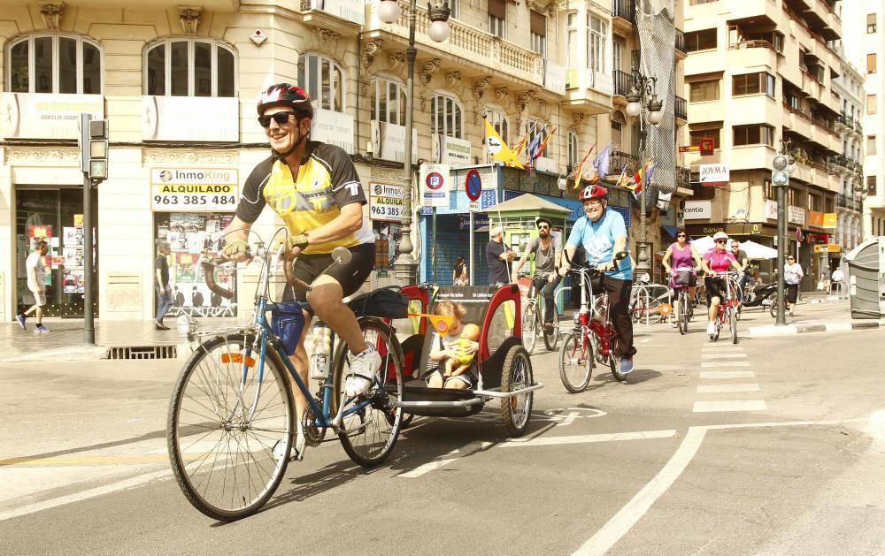 Marcha ciclista por València