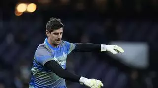 Incertidumbre en el Real Madrid: Thibaut Courtois, sustituido por Lunin al descanso del partido contra el Manchester City