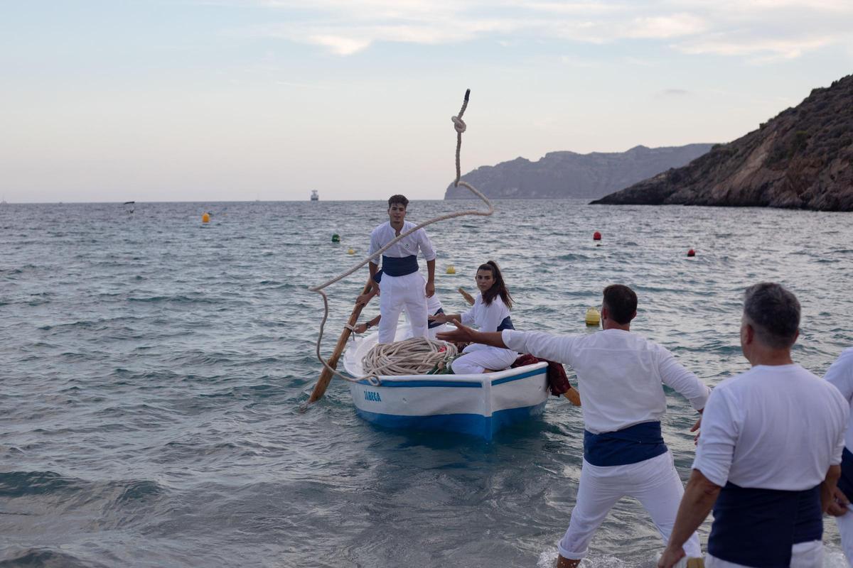 El Portús recrea su origen con el arte marinero de la jábega El Portús recrea su origen con el arte marinero de la jábega