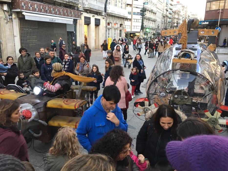 El EZ Submarino y el EZ Aviador sorprendieron a los viandantes en la milla de oro de Vigo