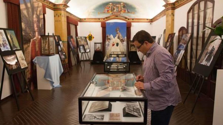 La Calahorra acoge una muestra sobre los 150 años de historia de la Sociedad Venida de la Virgen