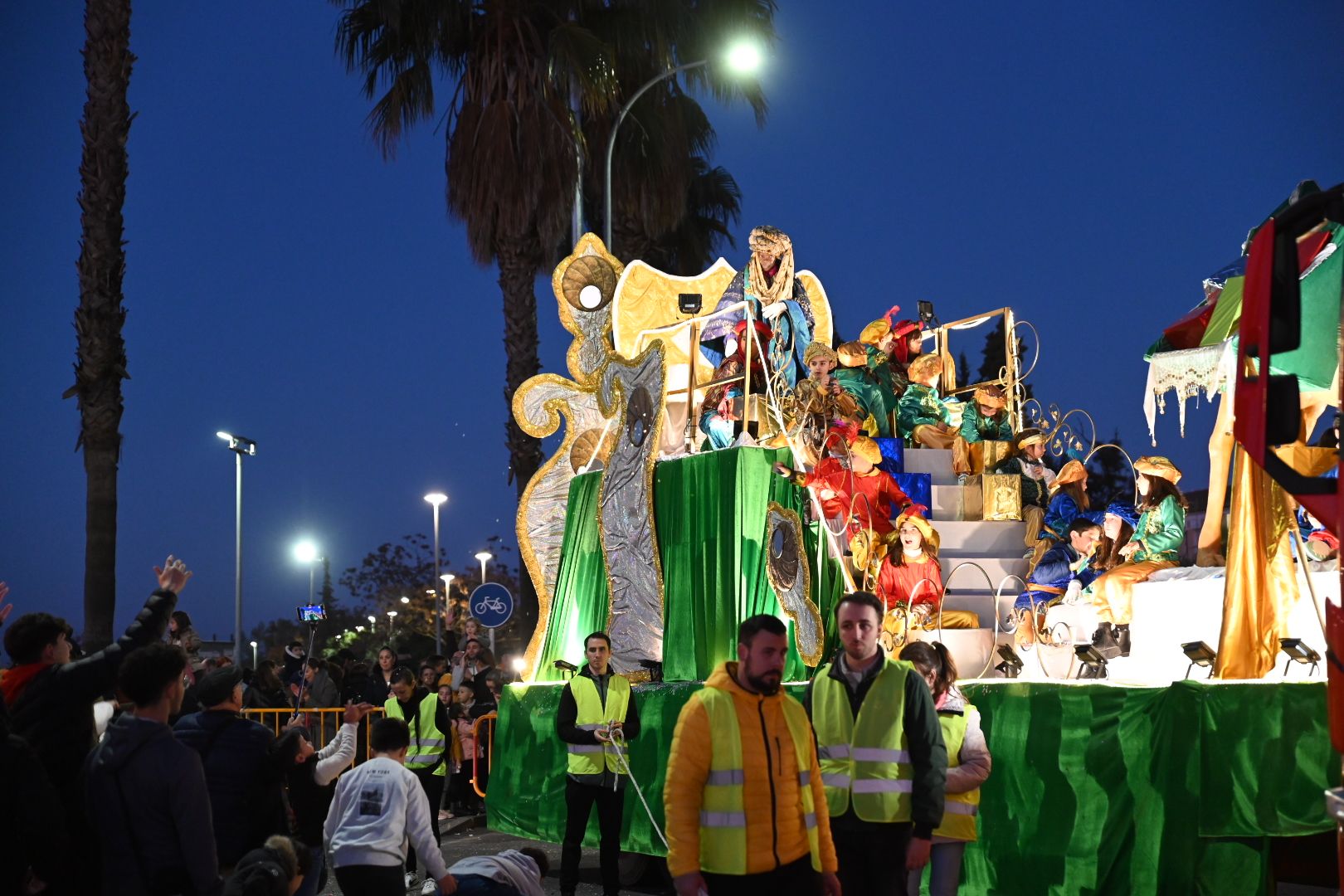 GALERÍA | Las imágenes de la cabalgata de Reyes Magos en Badajoz