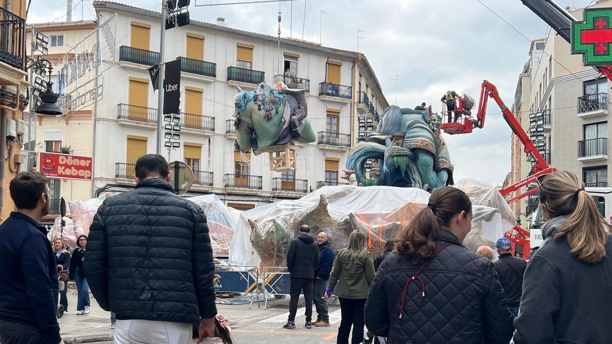 Convento Jerusalén y Sánchez Llongo comienzan a ensamblar las primeras piezas de la falla