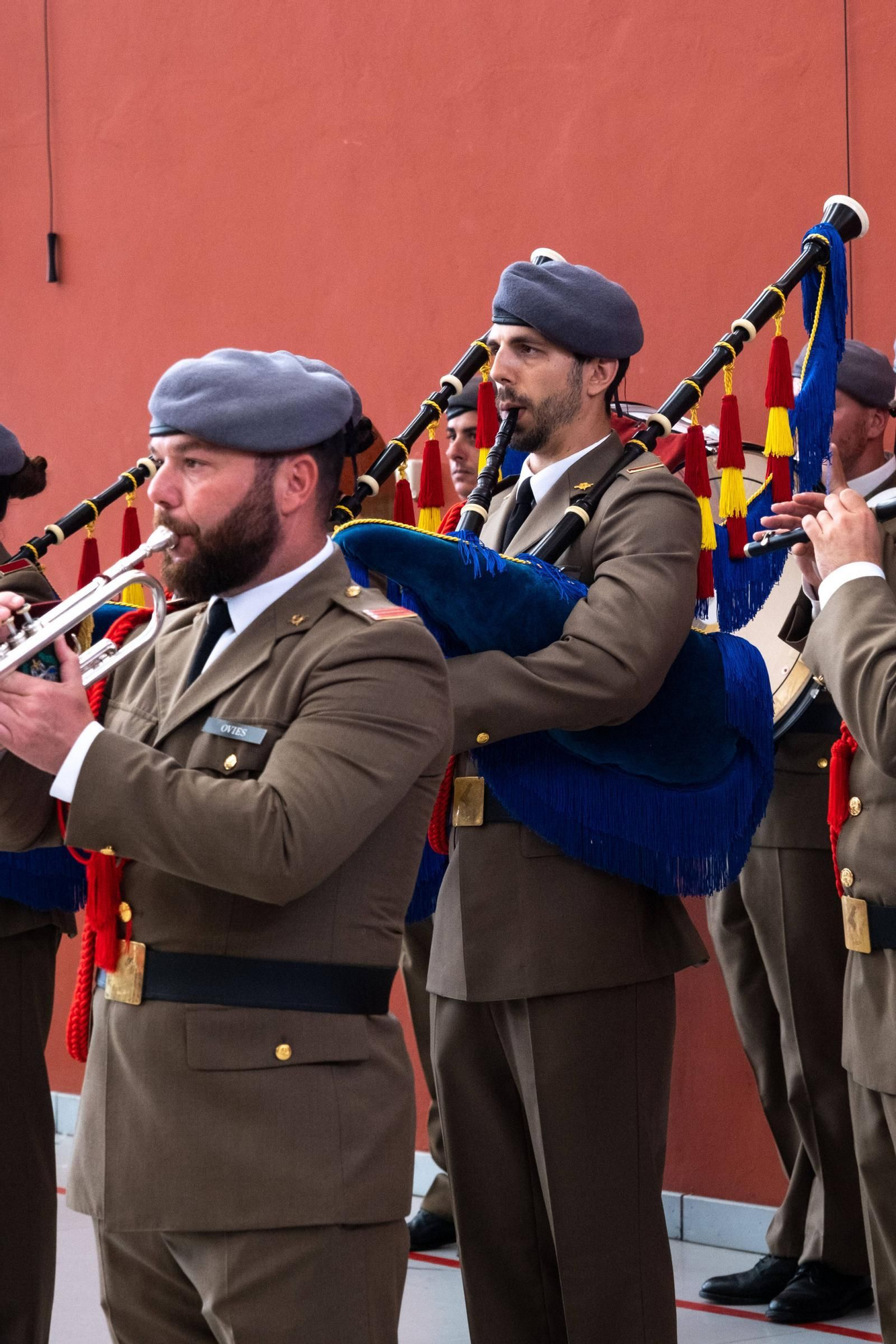 EN IMÁGENES: Así fueron los actos en Oviedo del 179 aniversario de la Guardia Civil