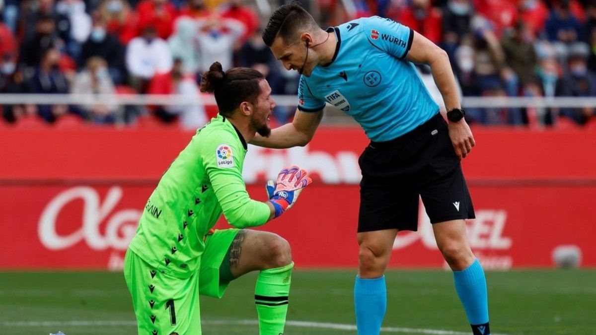 El colegiado del Cerro Grande arbitrará la jornada inicial de La Liga | EFE