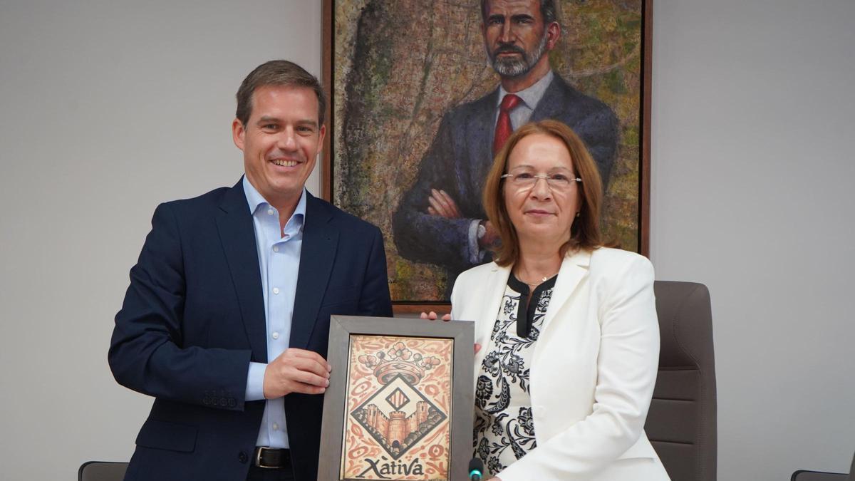 Xàtiva y Kazanlak formalizan su hermanamiento para impulsar la cooperación internacional y la promoción turística