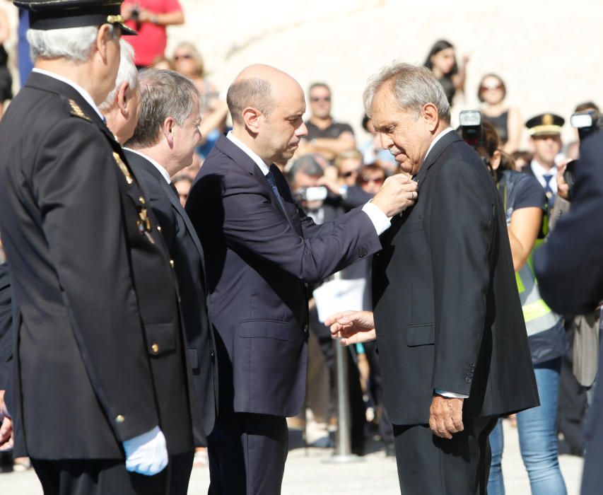 Un momento del acto de la Policía en el Castillo de Santa Bárbara.