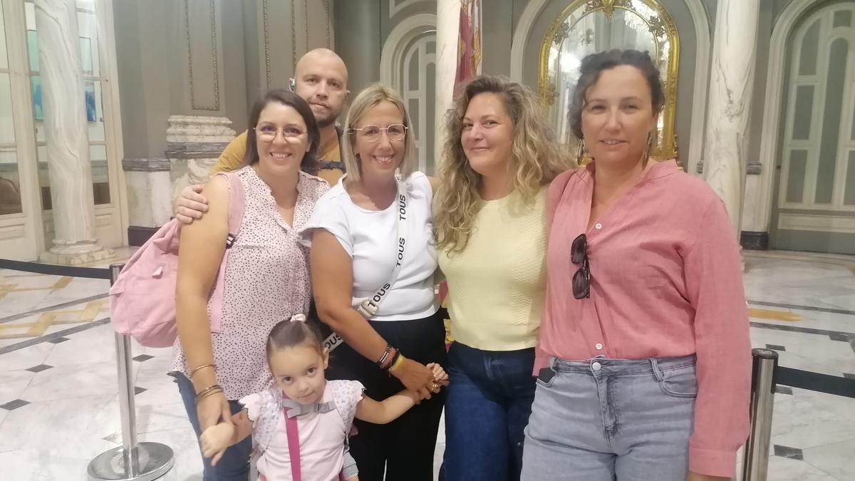 La familia Cerezo en su visita a la Senyera