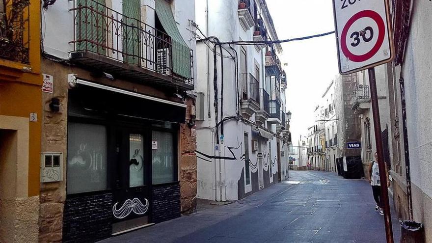 Bares de copas de la calle Pizarro de Cáceres se suman al código contra el ruido