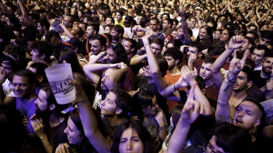 Público durante un concierto del Tsnunami Xixón