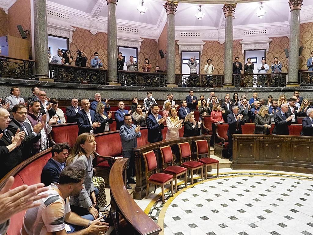 Honores a los artistas en la Gala de los 1 con Algarra en el recuerdo