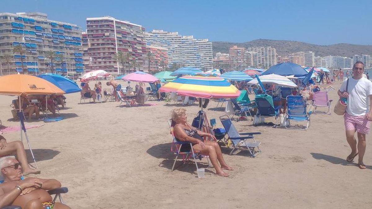 Las playas de Cullera ya reciben numerosos visitantes en julio.