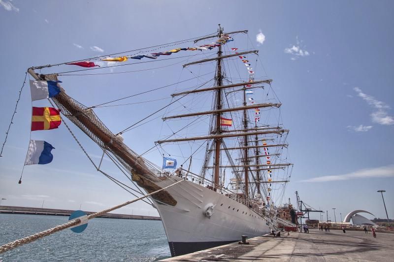 La Fragata 'ARA Libertad', en Tenerife