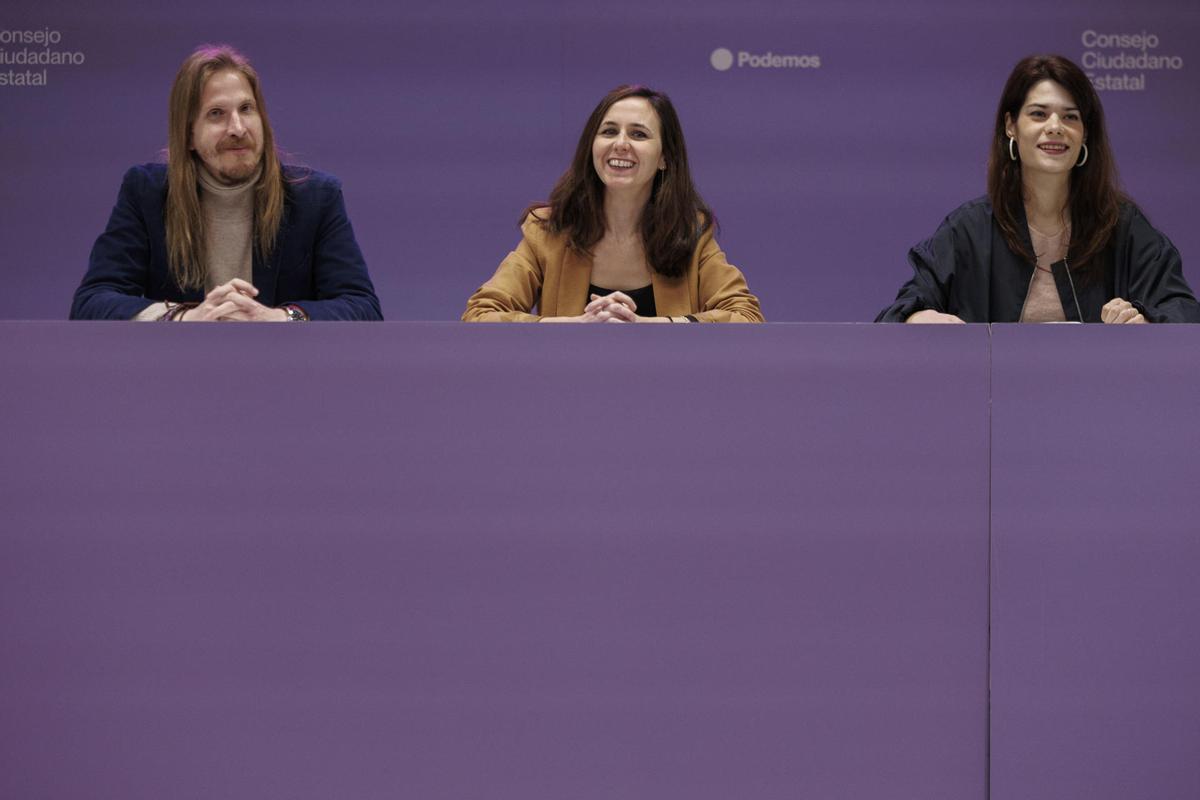 Pablo Fernández, Ione Belarra e Isa Serra, en reunión del Consejo Ciudadano de Podemos.