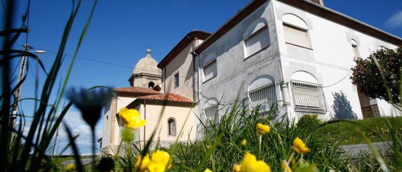 La casa rectoral de San Martín de Laspra, donde un empresario abrirá próximamente un albergue de peregrinos.