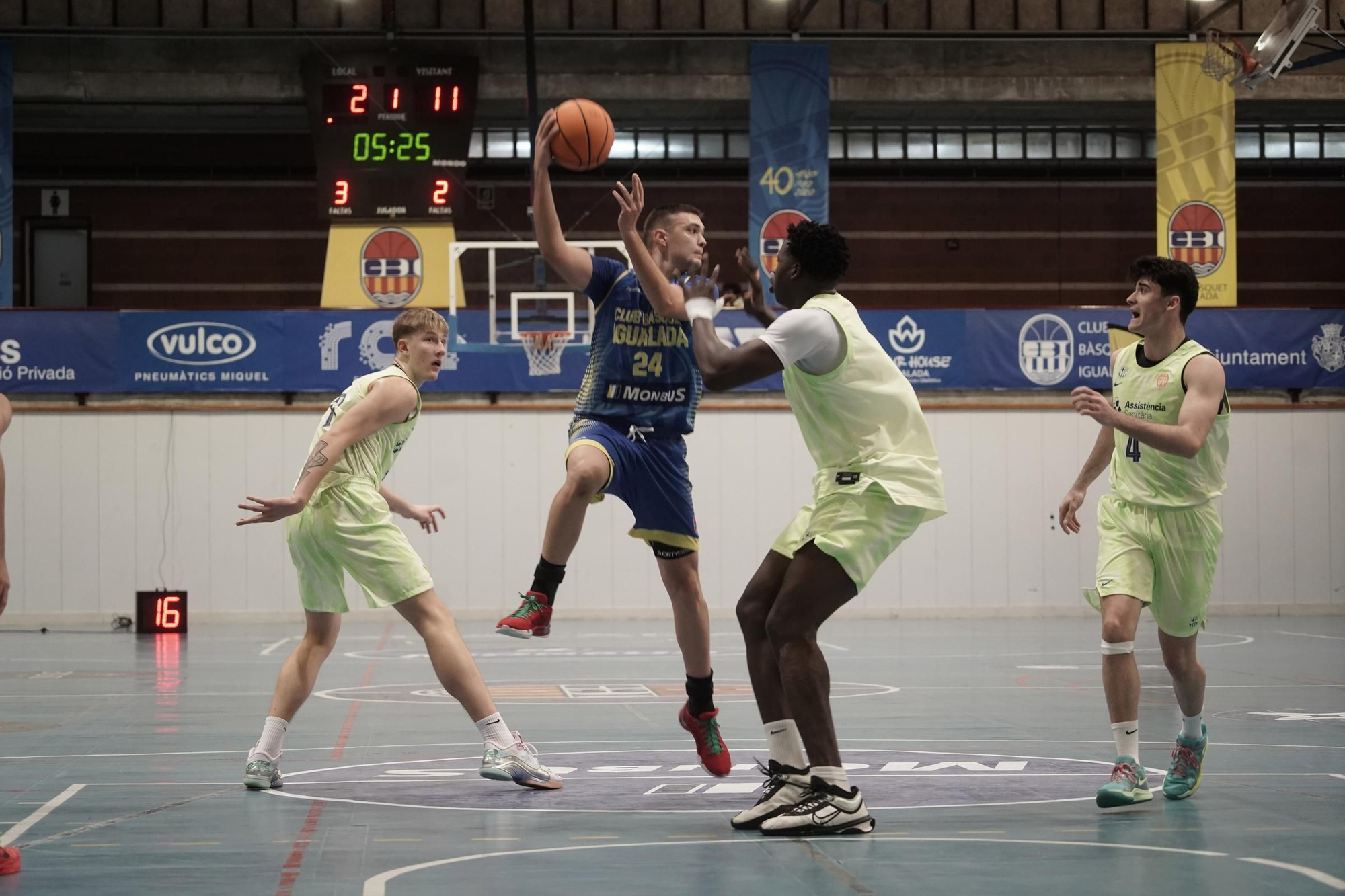 Imatges del Monbus Igualada - Barça B