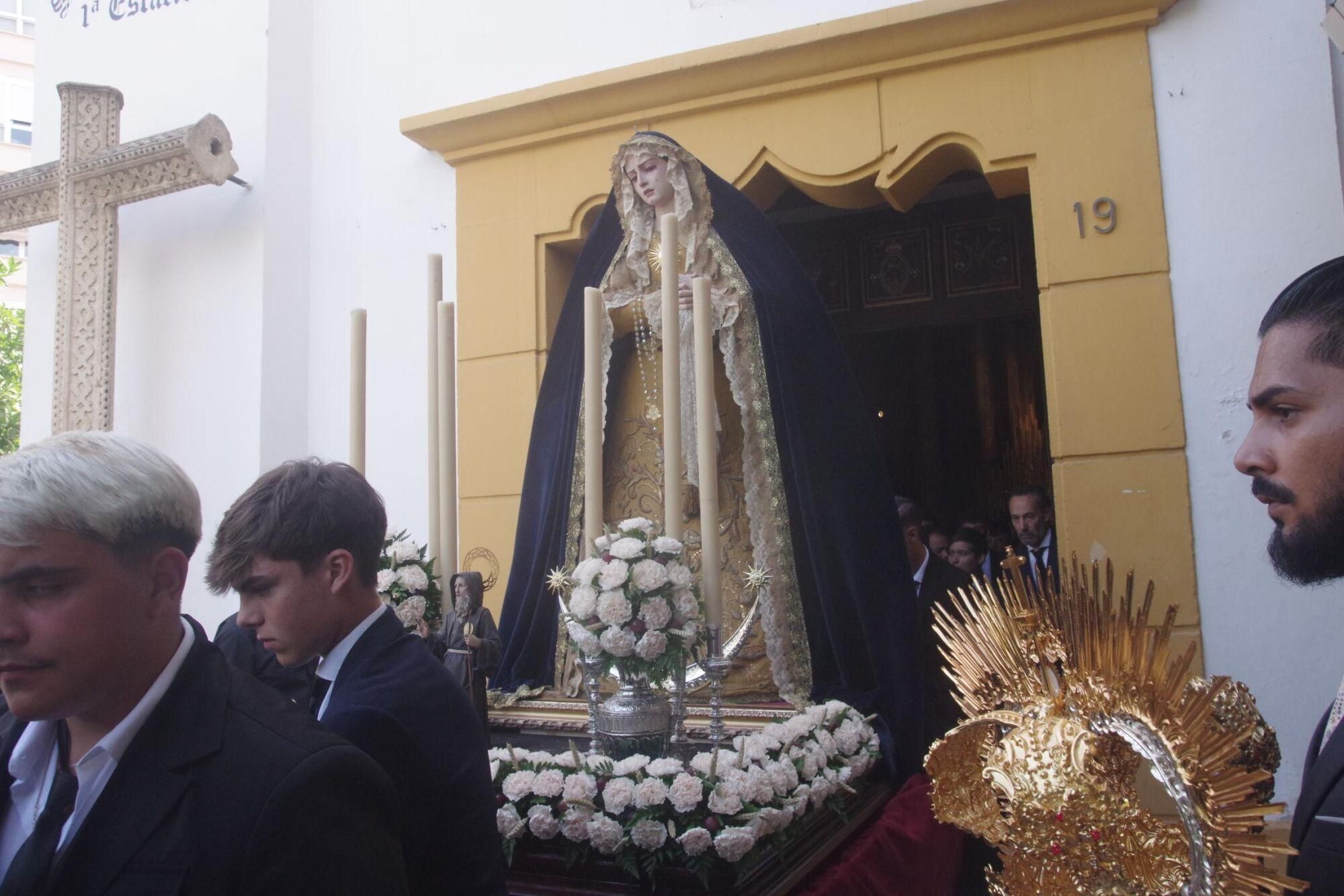 Traslado de la Virgen del Sol para presidir el altar que montan con motivo de la procesión del Corpus en Málaga
