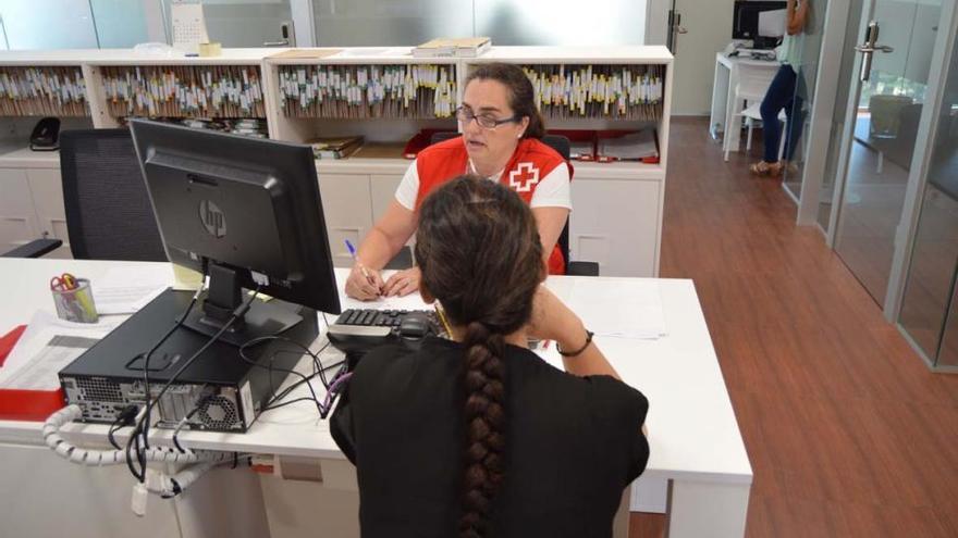 Cruz Roja ofrece su apoyo a medio millar de mujeres en dificultad social en Córdoba