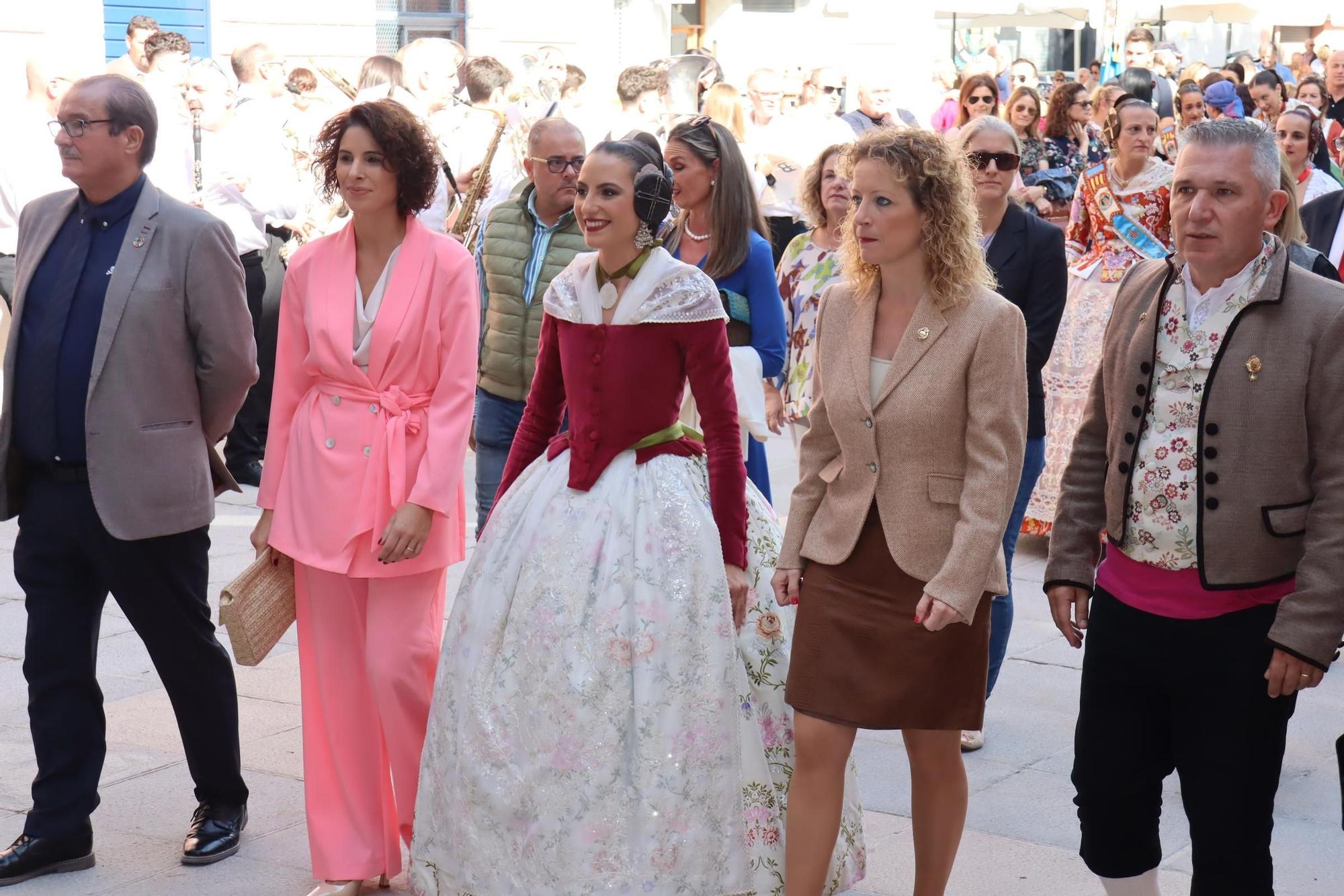 María Estela, la corte, Quart y Xirivella honran a la senyera más viajera de las Fallas