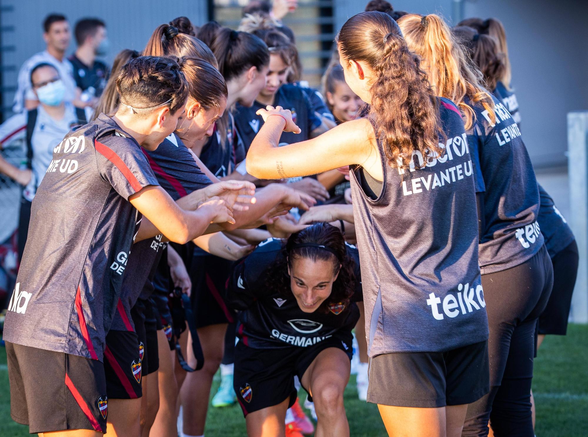 Último entrenamiento del Levante Femenino antes de medirse al Lyon en Champions