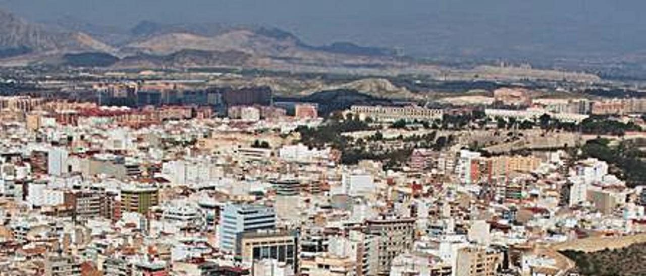 Una vista aérea de Alicante. | JOSE NAVARRO