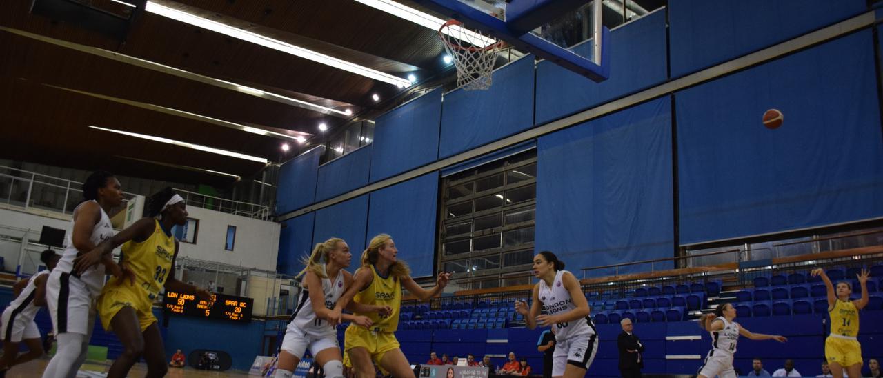 Zarpazo de las London Lions al SPAR