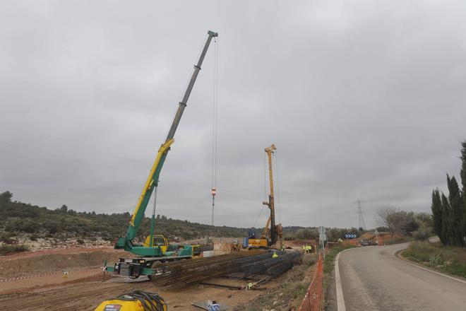 Trabajo de noche y festivos para reconstruir la línea C3 de Cercanías entre Chiva y Cheste