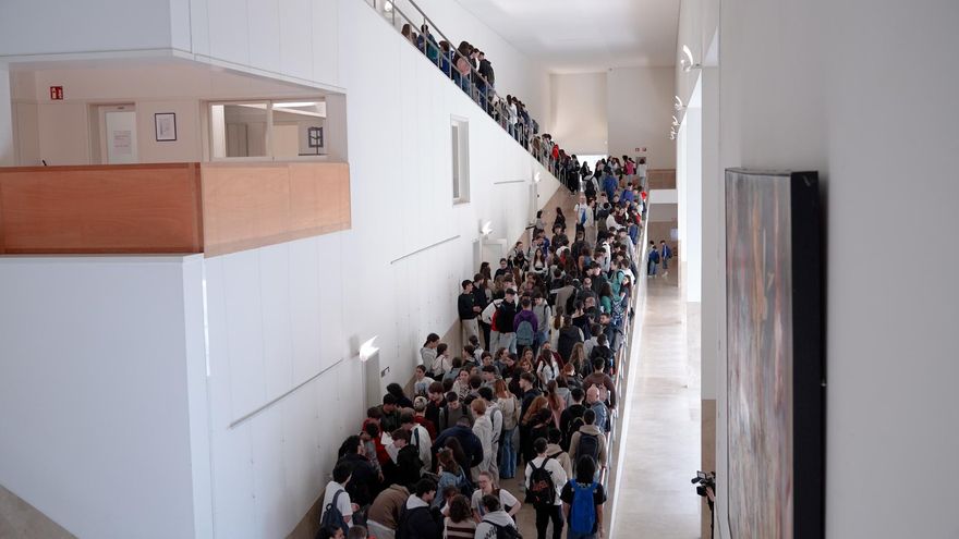 Entre nervios y sueños: así viven los alumnos la antesala de la PAU