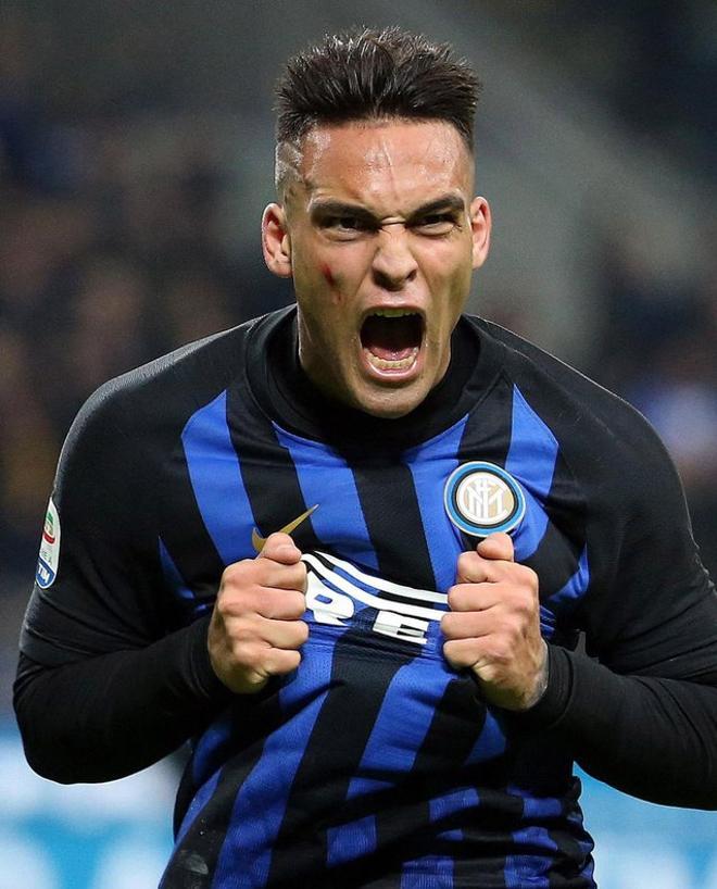 Euforia de Lautaro Martínez en el estadio Giuseppe Meazza con el Inter de MIlán con el que ha marcado 27 goles hasta el momento.