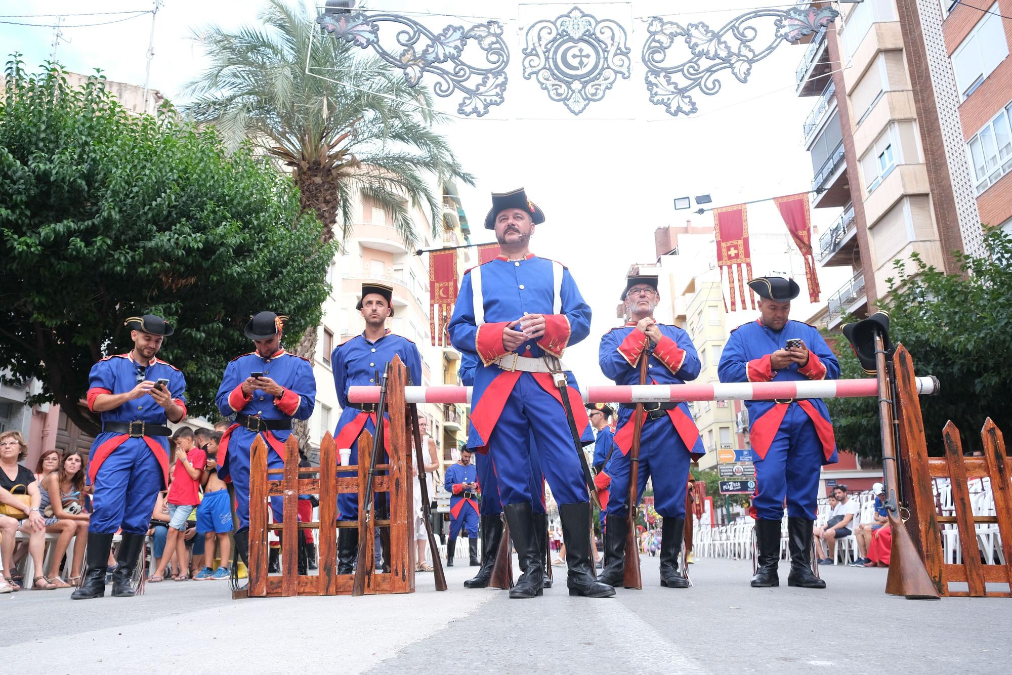Así ha sido el tradicional Contrabando de la comparsa de Andaluces en los Moros y Cristianos de Villena