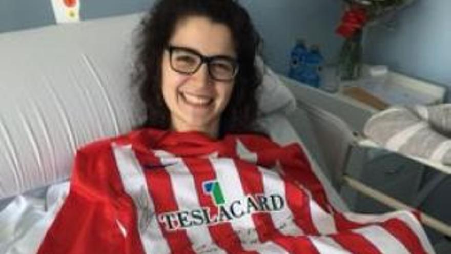 Judith Rodríguez, con la camiseta del Sporting.