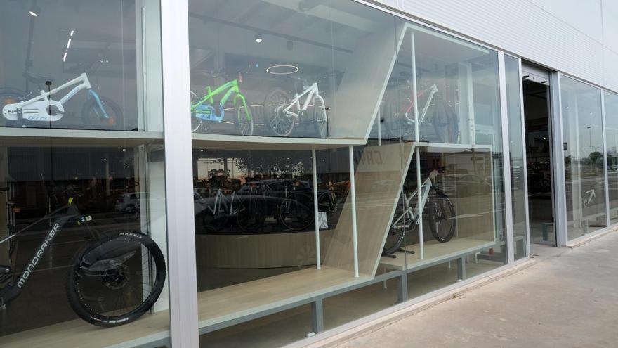 Los ladrones se ceban con las tiendas de bicicletas de Castellón: dos robos en una misma noche