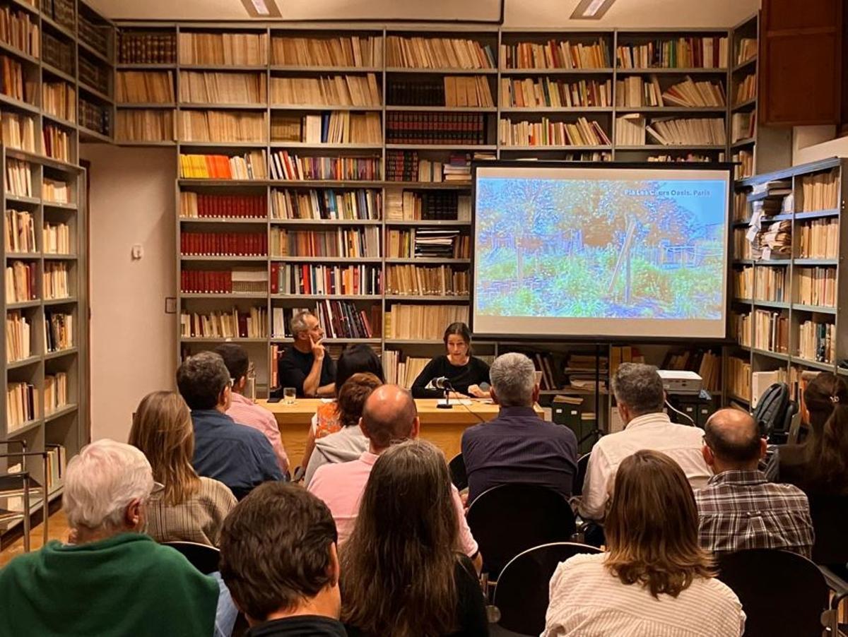 Palma acoge una conferencia sobre la conversión de los patios escolares en refugios climáticos