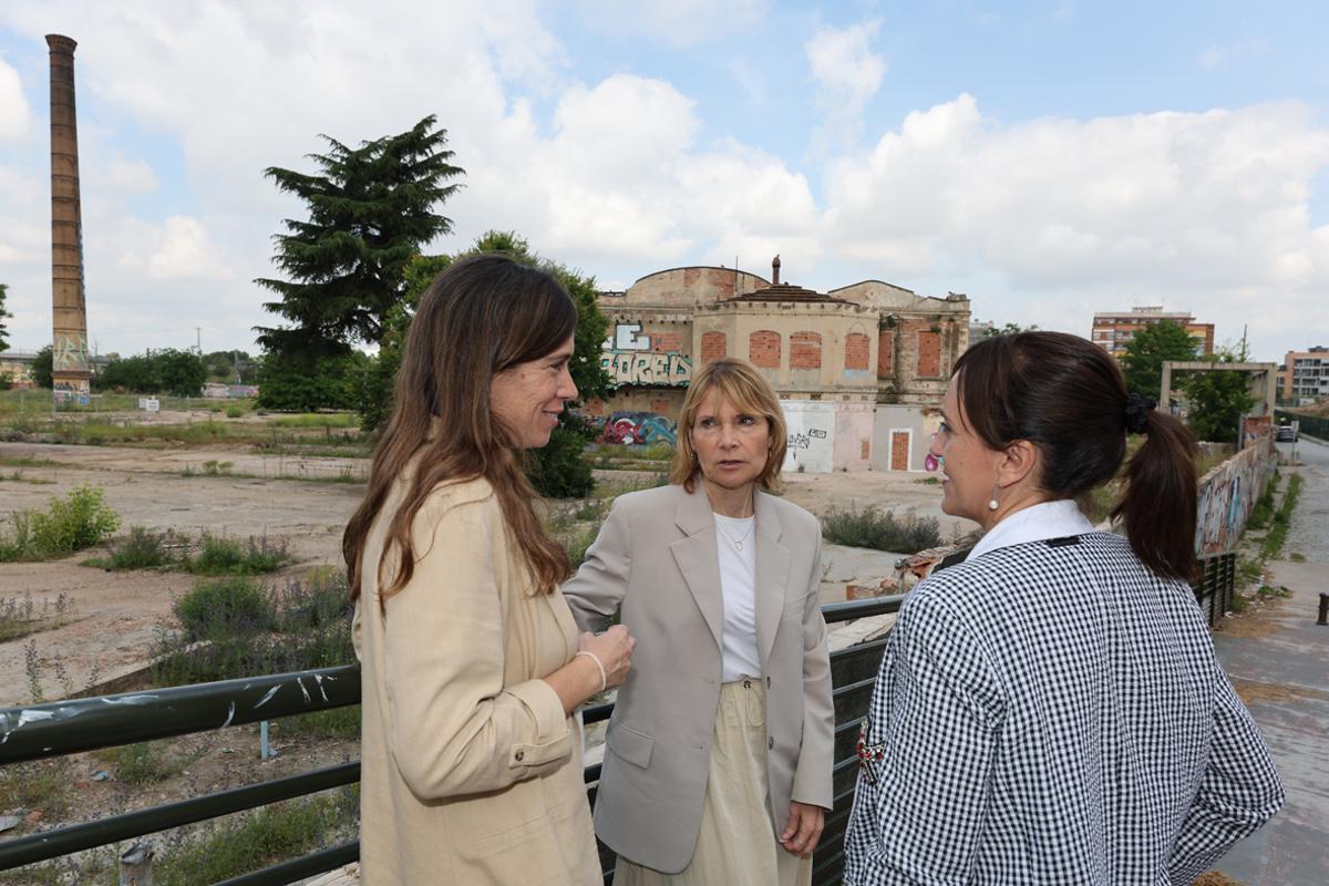 La presidenta de la DIBA y la alcaldesa de Mollet ante la Tenería