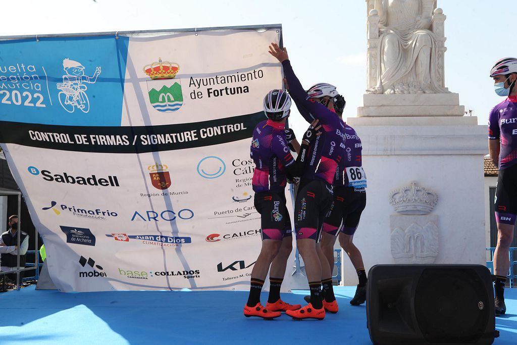 Así ha sido la salida de la Vuelta a Murcia en Fortuna