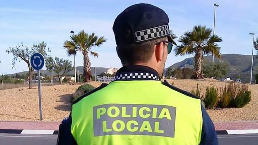 Gata cierra por la tarde por primera vez el retén policial al quedarse sin agentes