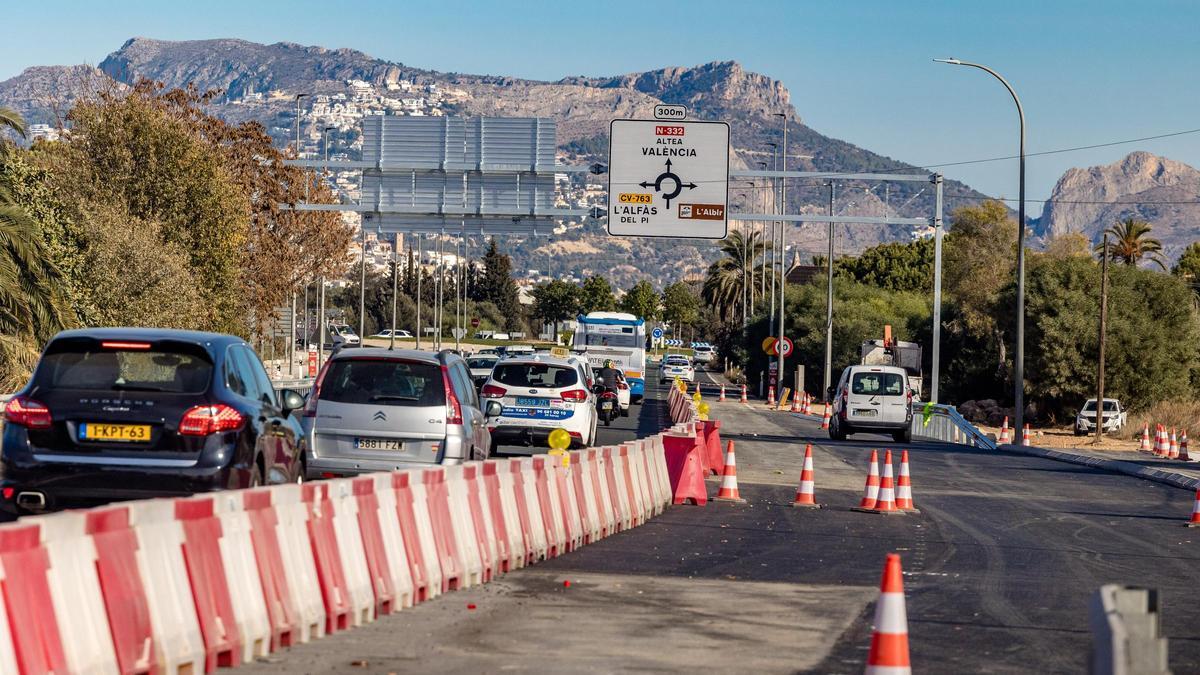 Las obras este martes del nuevo vial desde el Trinquet de Benidorm.