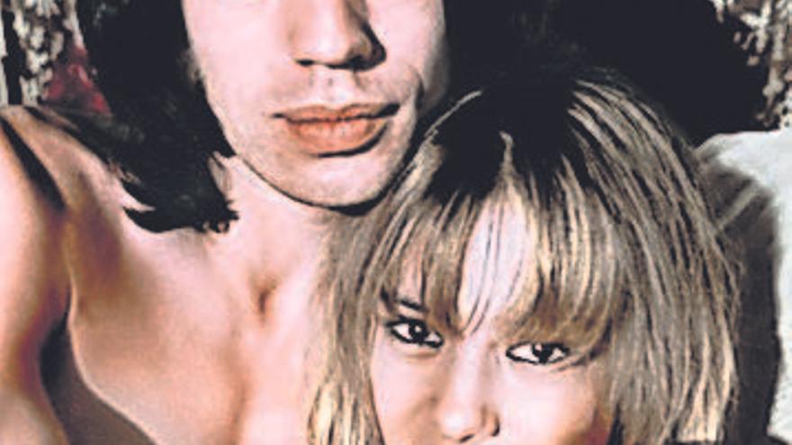 Anita Pallenberg junto a Mick Jagger en una imagen de archivo.