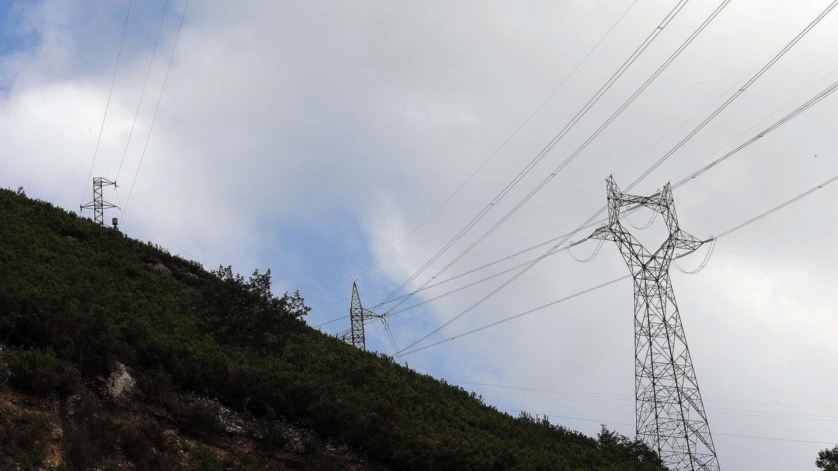 Una torre eléctrica.