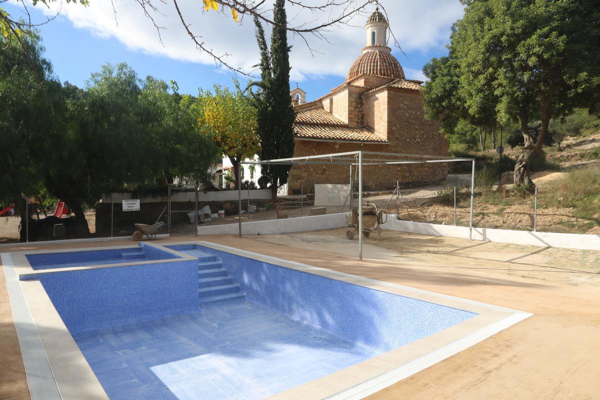 La remodelación de la piscina de San Vicente, muy demandada por los vecinos.