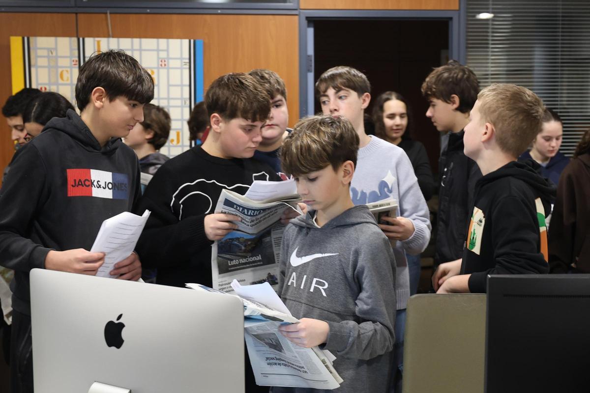 Los alumnos de 2º de la ESO de Sant Agustí visitan el Diario de Ibiza Los alumnos de 2º de la ESO de Sant Agustí visitan el Diario de Ibiza