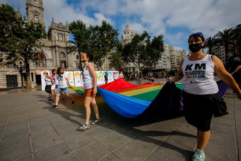 Lambda cierra en València el proyecto "Km por la diversidad y los derechos de las mujeres LTB"