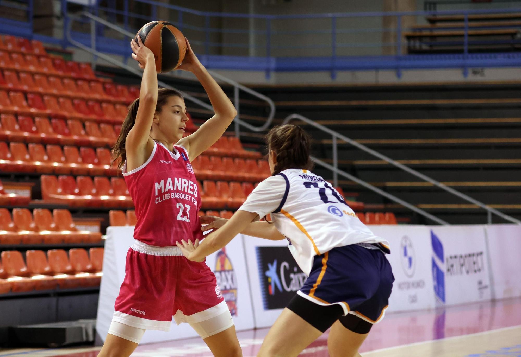 Les imatges de la Supercopa femenina del Bàsquet Manresa CBF - Granollers